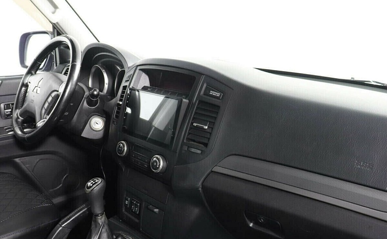 Mitsubishi Pajero IV