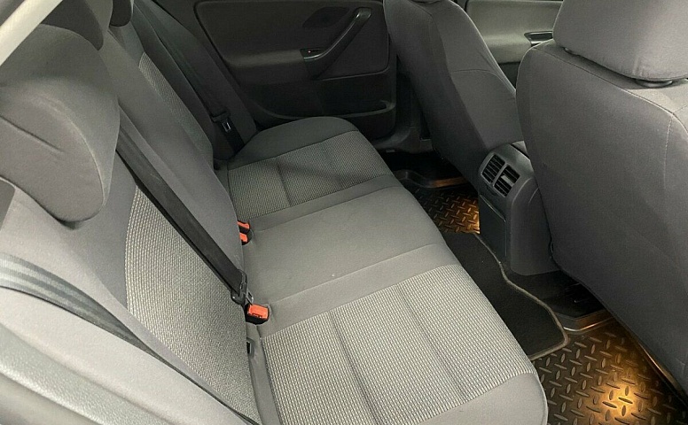 Volkswagen Jetta V