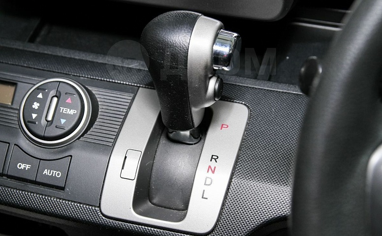 Honda Freed, 1 поколение