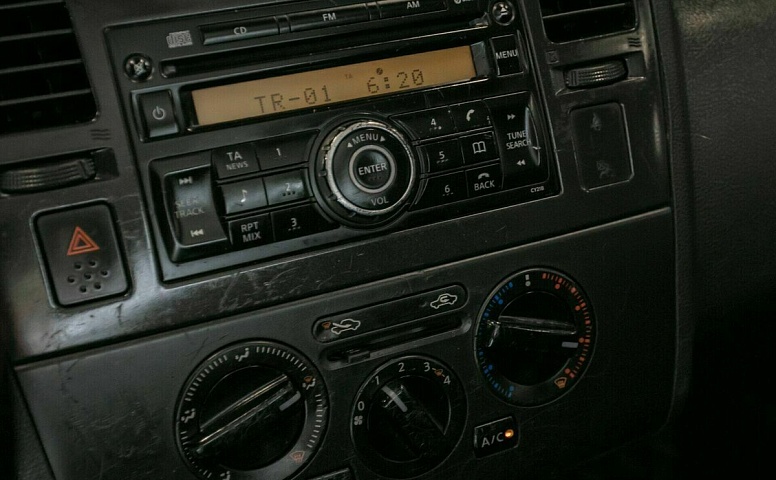 Nissan tiida