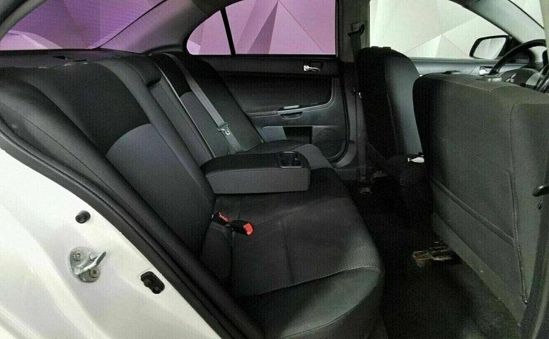 Mitsubishi lancer