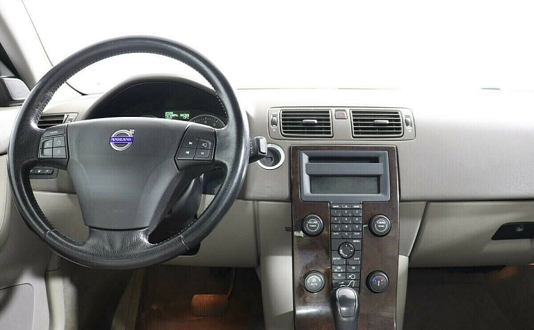 Volvo S40 II