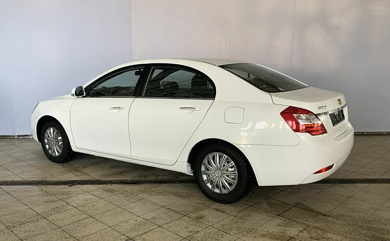 Geely EMGRAND 1.5 MT (98 л.с.)