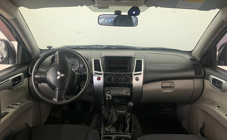 Mitsubishi PAJERO_SPORT 2.5d MT (178 л.с.) 4WD