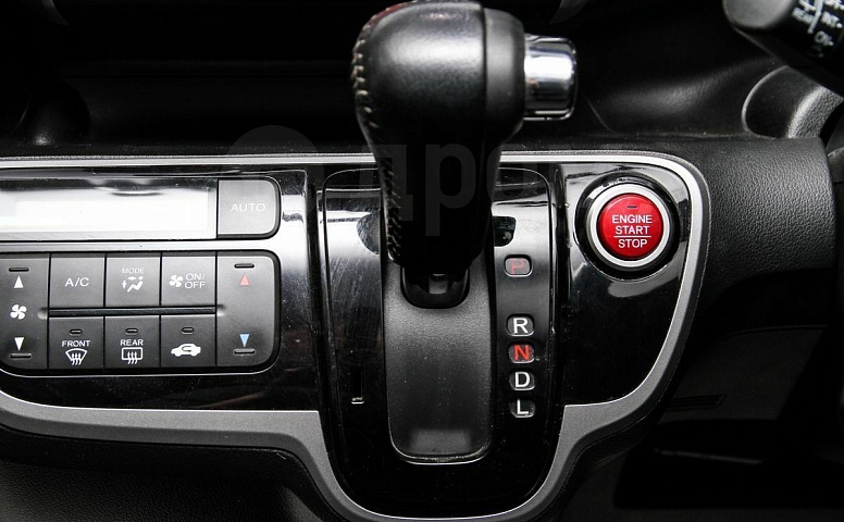 Honda N-BOX, 1 поколение