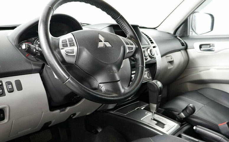 Mitsubishi Pajero Sport 3.0 Автомат