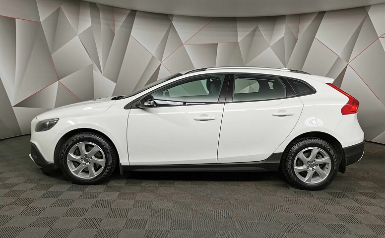 Volvo V40 1.6 D2 Powershift (114 л.с.) Белый