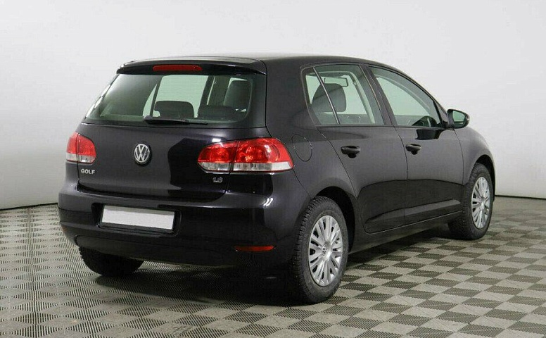 Volkswagen Golf 1.6 Робот