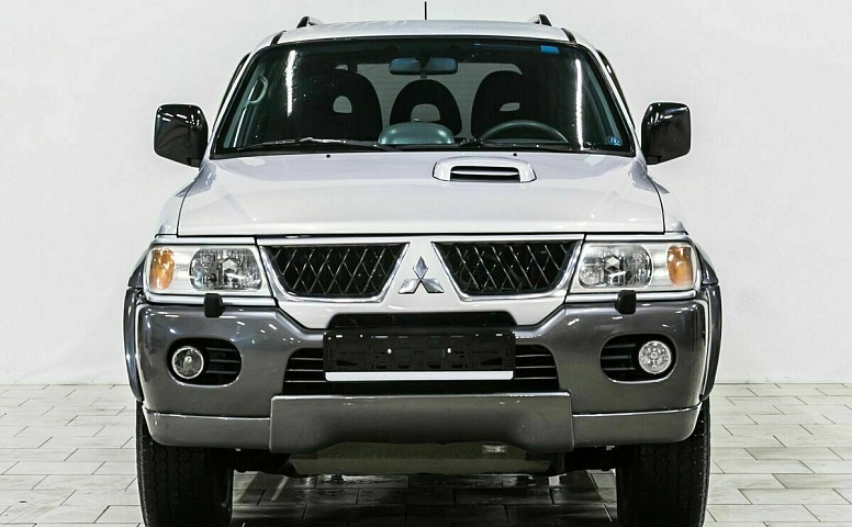 Mitsubishi pajero sport