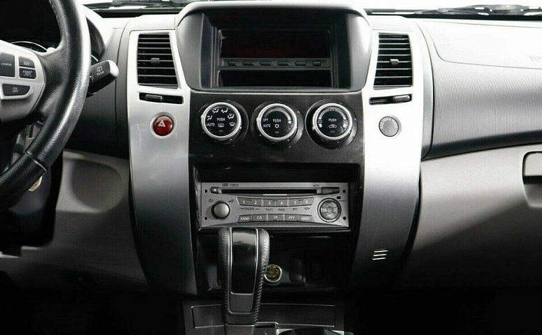 Mitsubishi Pajero Sport 3.0 Автомат