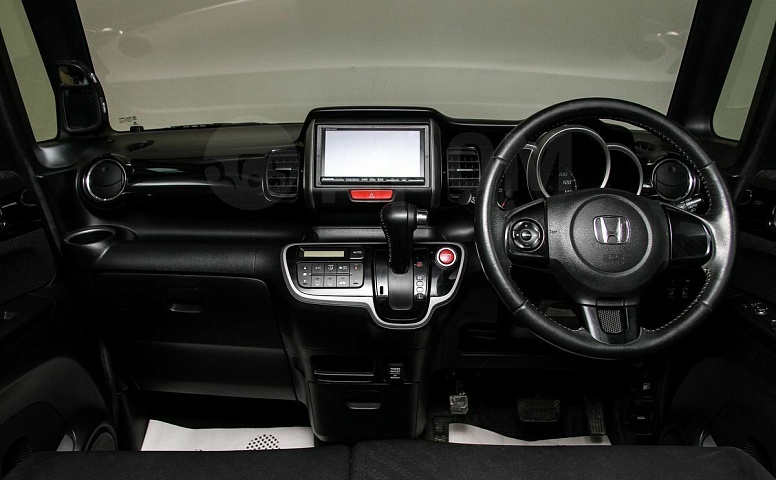 Honda N-BOX, 1 поколение