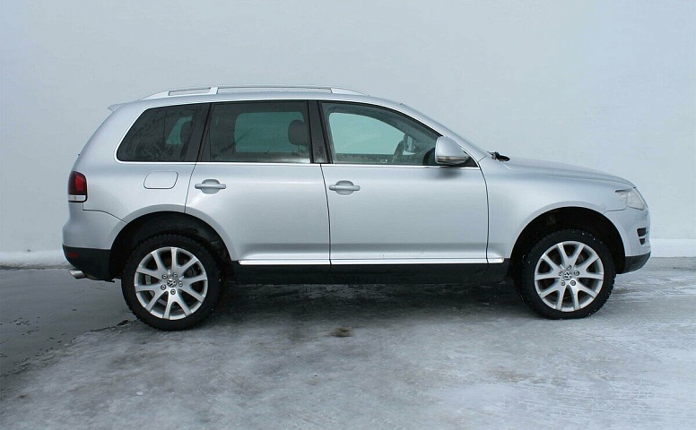 Volkswagen Touareg I Рестайлинг