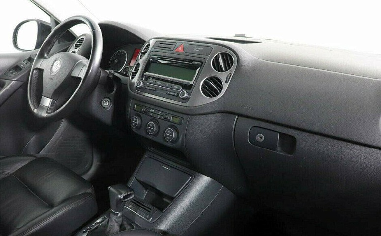 Volkswagen Tiguan 2.0 Автомат