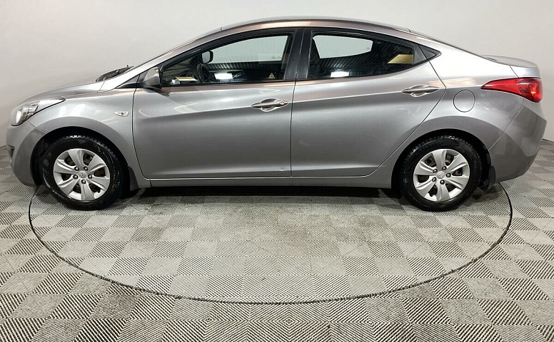 Hyundai Elantra 1.6 МКПП