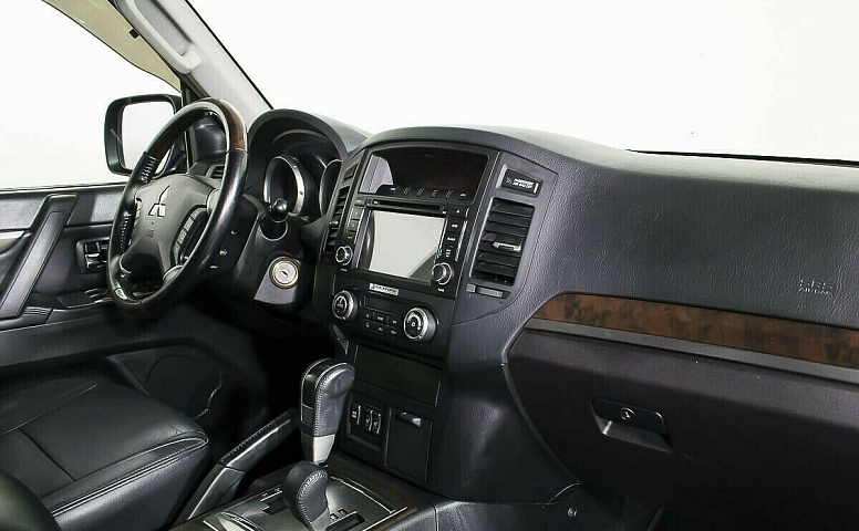Mitsubishi Pajero IV