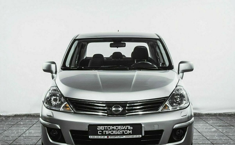 Nissan tiida