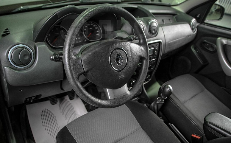 Renault Duster, 1 поколение