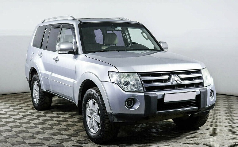 Mitsubishi Pajero IV