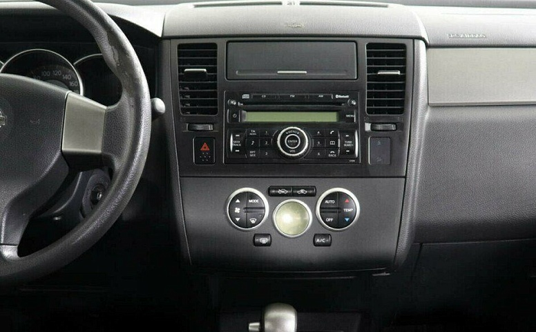 Nissan Tiida 1.6 Автомат