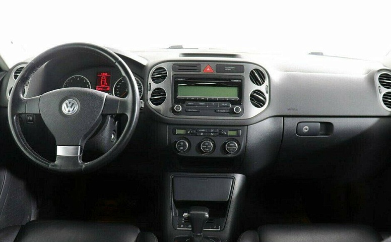 Volkswagen Tiguan 2.0 Автомат