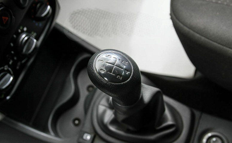 Nissan Almera, 3 поколение