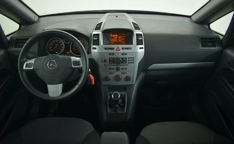 Opel Zafira B Рестайлинг