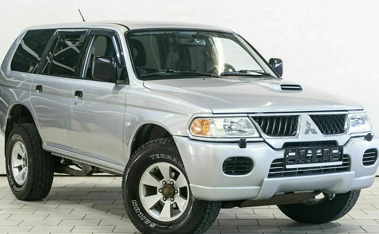 Mitsubishi pajero sport