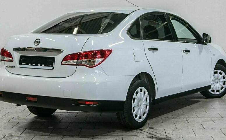 Nissan almera