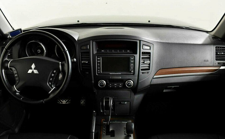 Mitsubishi Pajero 3.8 Автомат