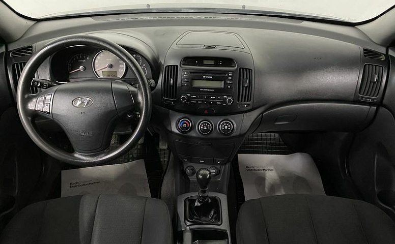 Hyundai ELANTRA 1.6 MT (122 л.с.)