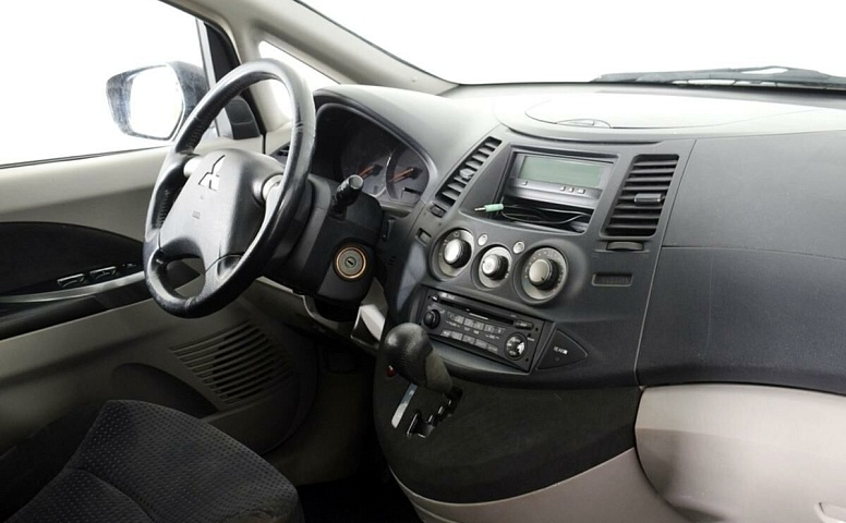 Mitsubishi Grandis