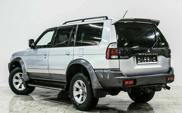 Mitsubishi pajero sport