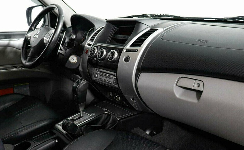Mitsubishi Pajero Sport 3.0 Автомат