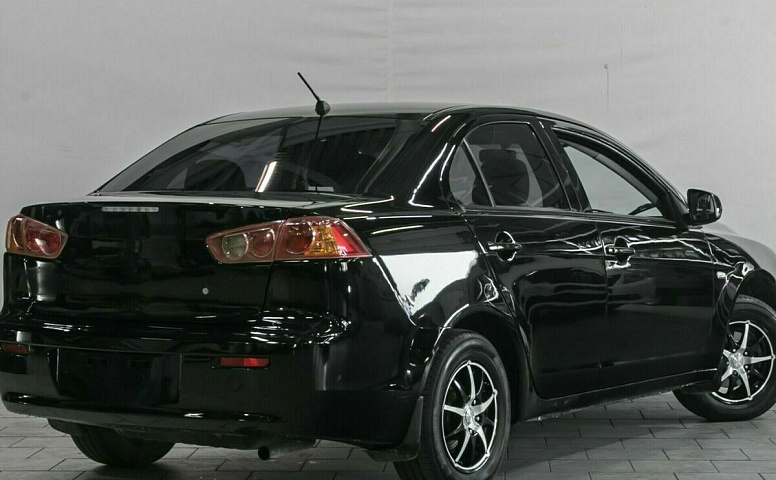 Mitsubishi lancer