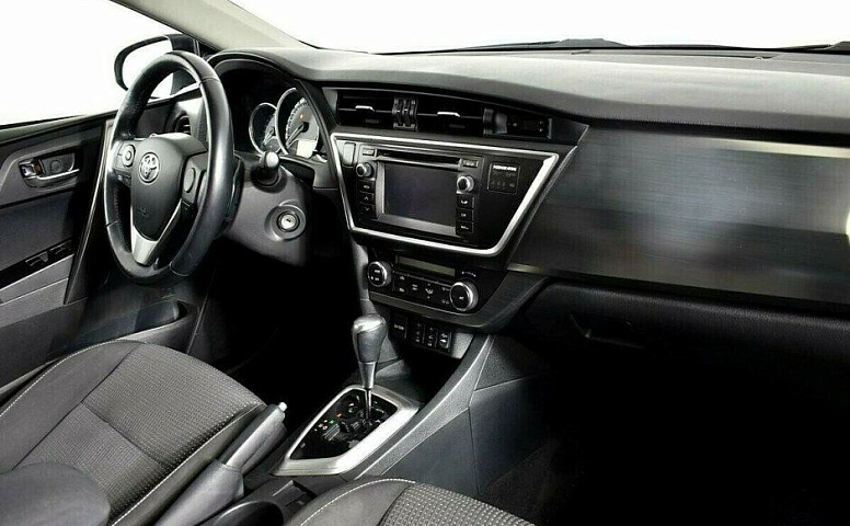Toyota Auris 1.6 Вариатор