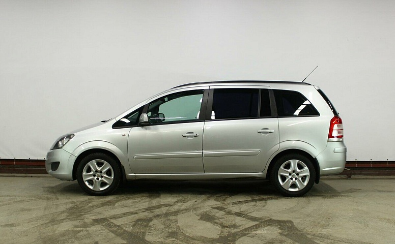 Opel Zafira B Рестайлинг