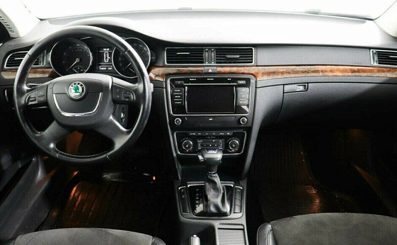 Skoda Superb 1.8 Автомат