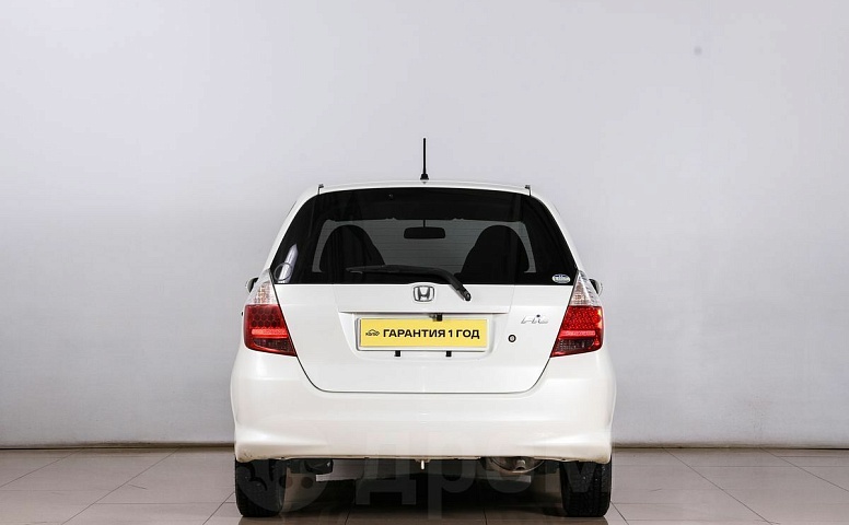 Honda Fit, 1 поколение, 2 рестайлинг