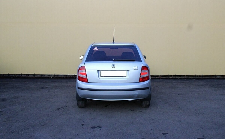Skoda FABIA 1.2 MT (64 л.с.)