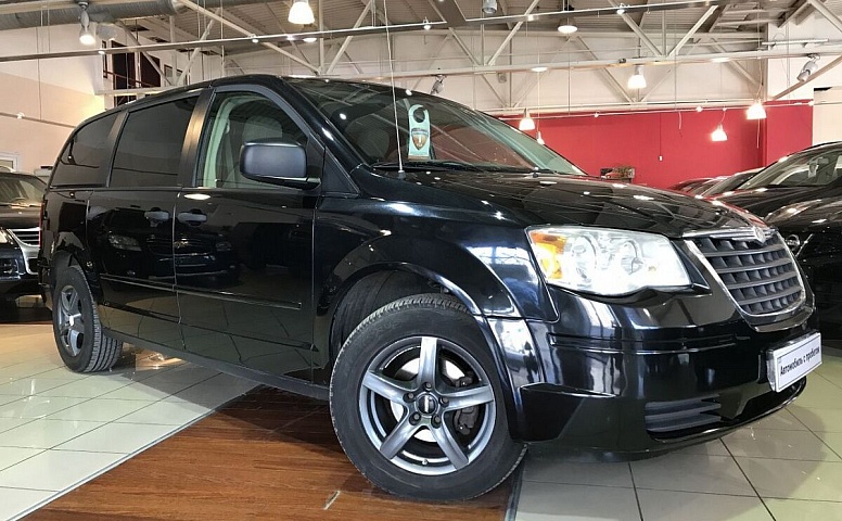 Chrysler Town & Country V