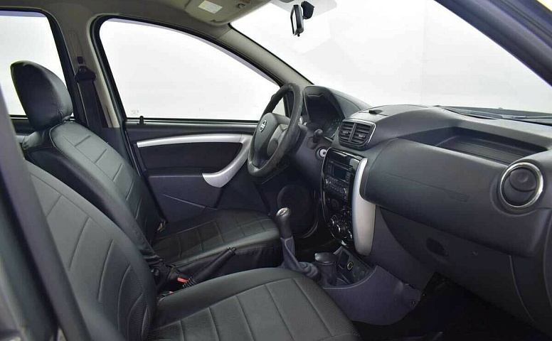 Nissan Terrano III (D10)
