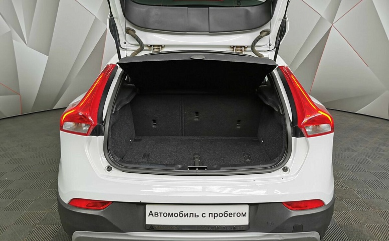 Volvo V40 1.6 D2 Powershift (114 л.с.) Белый