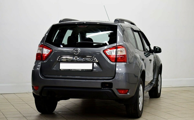 Nissan Terrano III (D10)