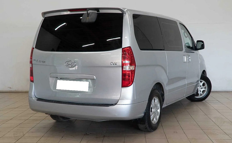 Hyundai Grand Starex I