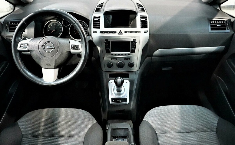 Opel Zafira B Рестайлинг
