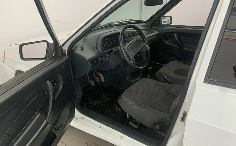 LADA (ВАЗ) 2114 1.6 MT (81 л.с.)