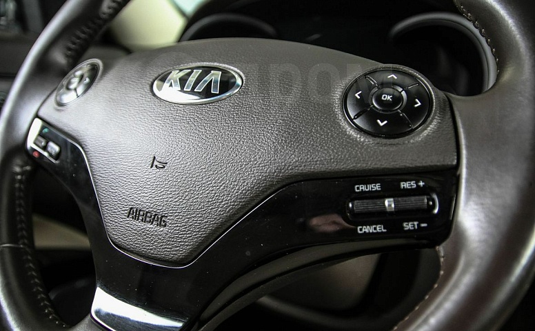 Kia Quoris, 1 поколение