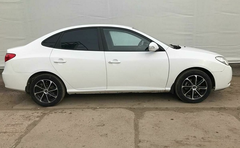 Hyundai ELANTRA 1.6 MT (122 л.с.)
