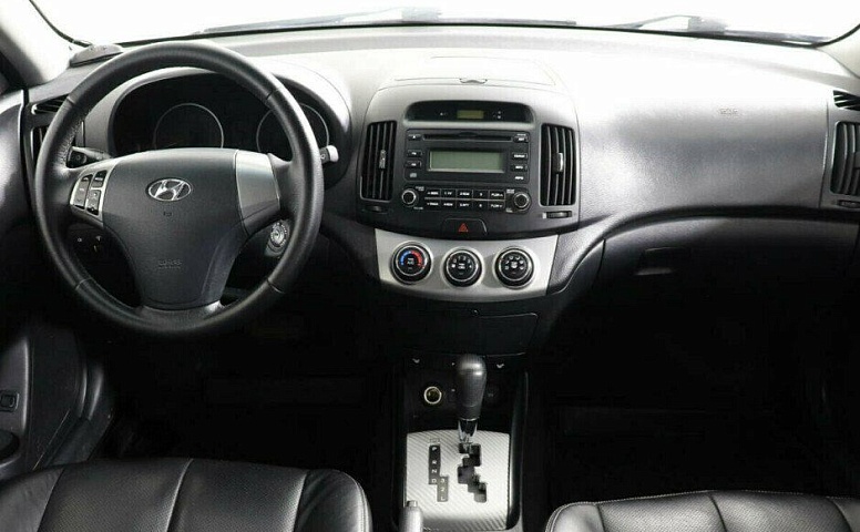 Hyundai Elantra 1.6 Автомат