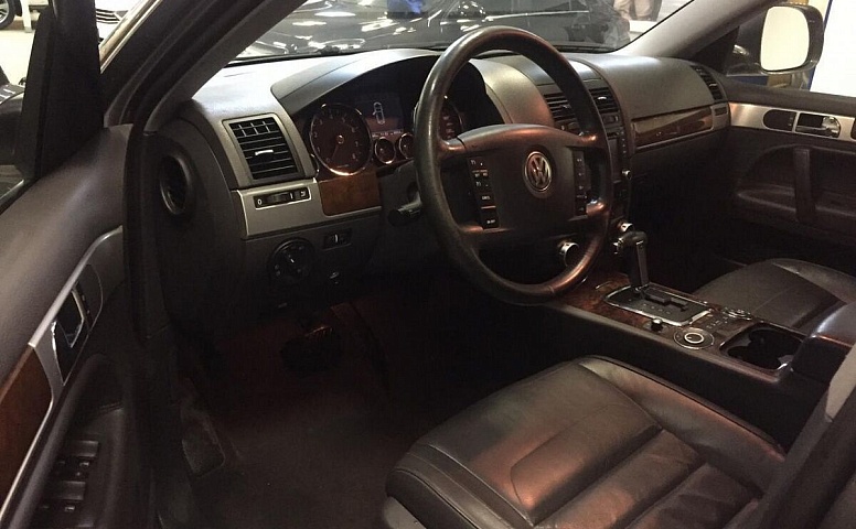 Volkswagen Touareg I Рестайлинг